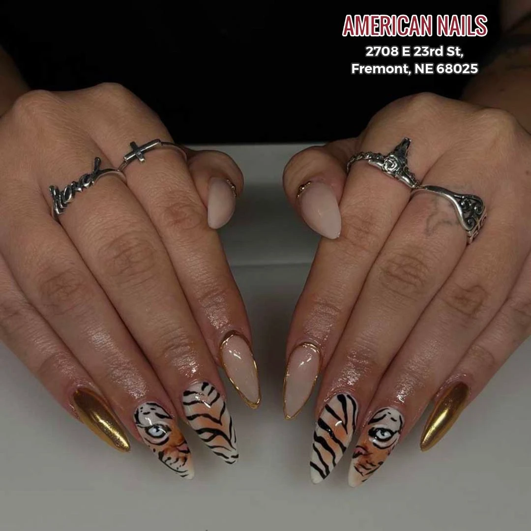 Nail August